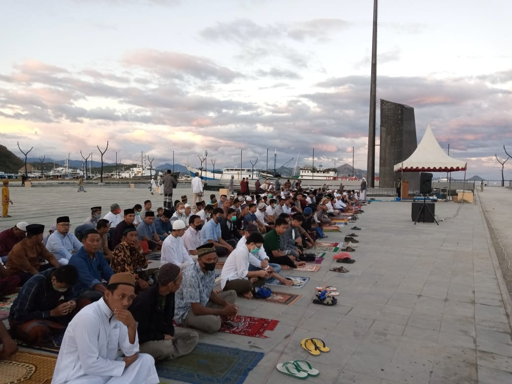 Ribuan Umat Islam Salat Iduladha di KSPN Waterfront City Labuan Bajo