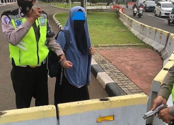 Polisi Sebut Motif Perempuan Bersenjata Terobos Istana Ingin Temui Jokowi