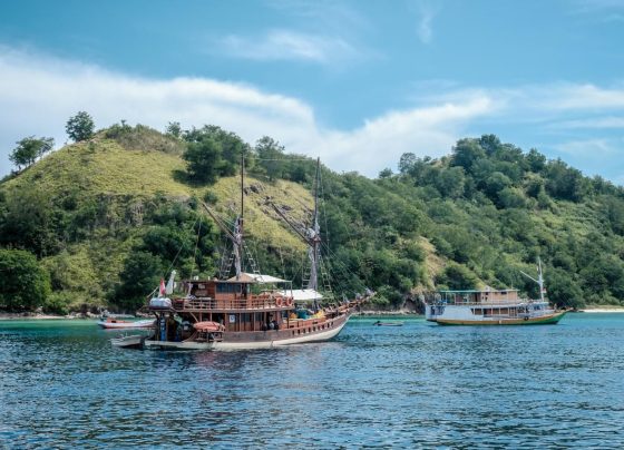 Kapal Wisata di Labuan Bajo